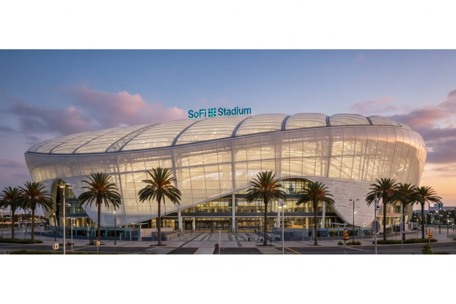 SoFi Stadium i Inglewood set udefra under en sommeraften